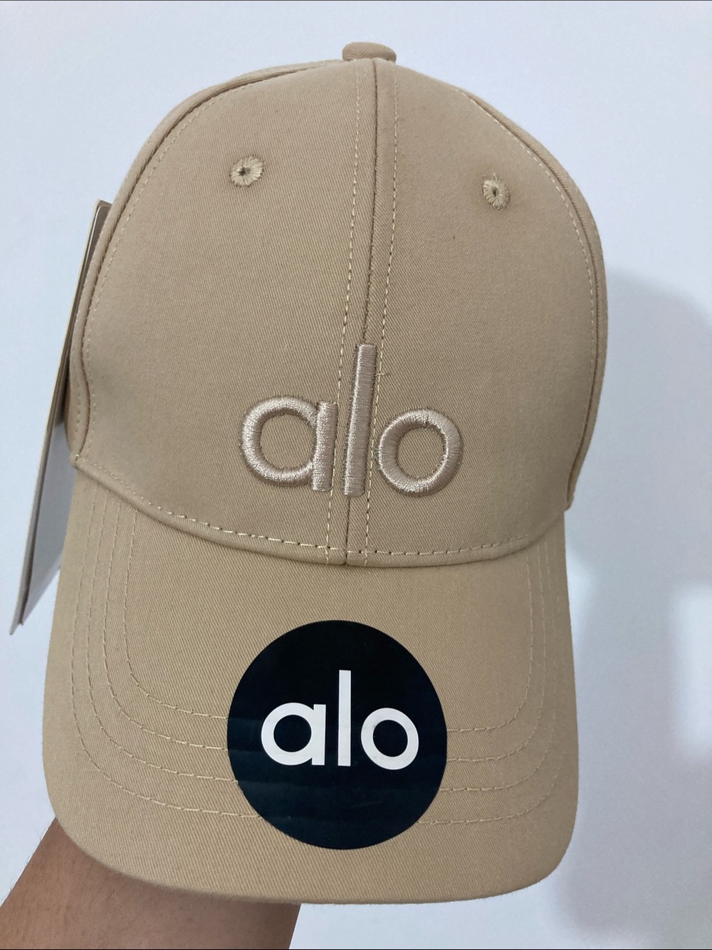ALO Yoga Embroidered Logo Baseball Cap in Khaki